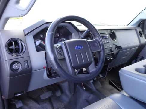 Used 2014 Ford F550 4WD SuperCab 162 WB 60 CA XL image 9