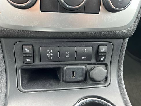Used 2016 GMC Acadia SLE FWD image 12