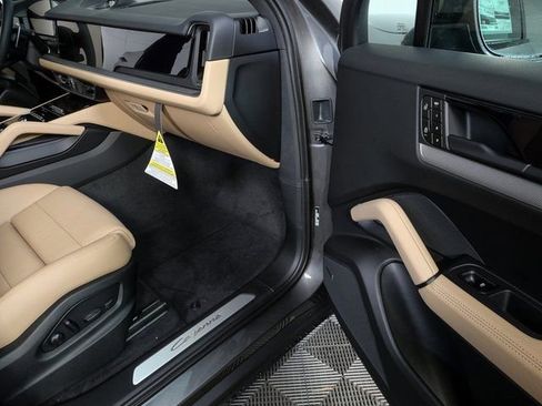 New 2026 Porsche Cayenne AWD image 24