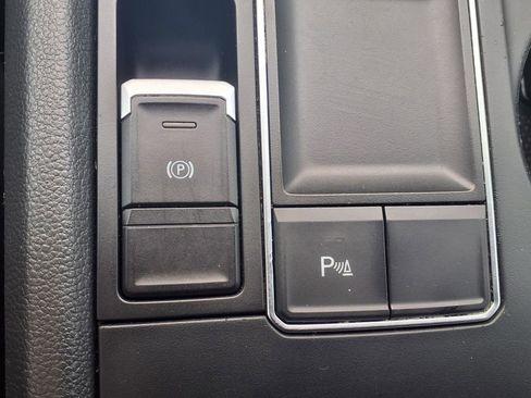 Used 2021 Volkswagen Atlas SE FWD image 11
