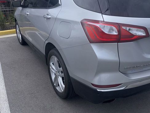 Used 2019 Chevrolet Equinox Premier AWD/4WD image 3