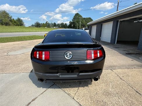 Used 2010 Ford Mustang Shelby GT500 RWD image 4