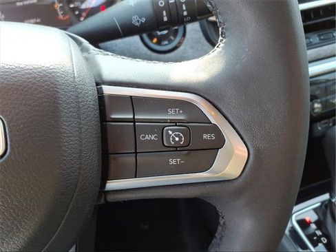 Used 2023 Jeep Compass Latitude image 15