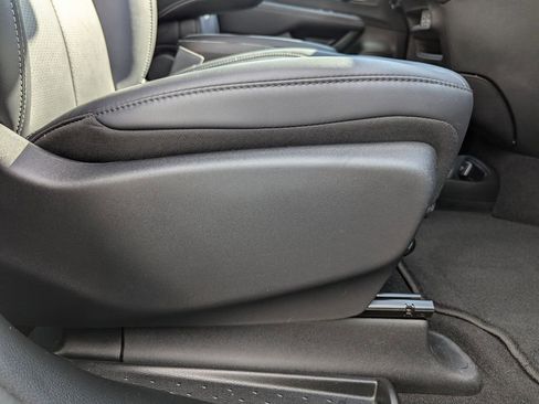 New 2026 Chrysler Pacifica Select FWD image 38
