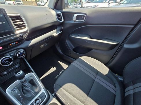 New 2025 Hyundai Venue SEL image 35