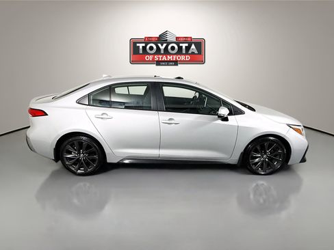 Certified 2025 Toyota Corolla SE w/ SE Premium Package image 8