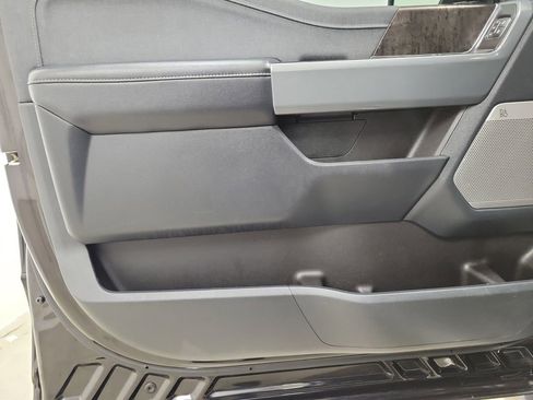 Used 2022 Ford F150 Lariat image 19