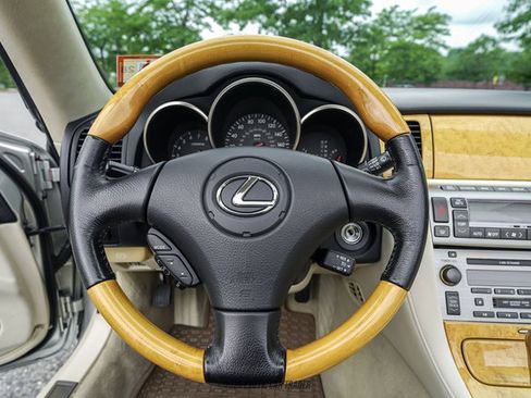Used 2005 Lexus SC 430 Convertible RWD image 32