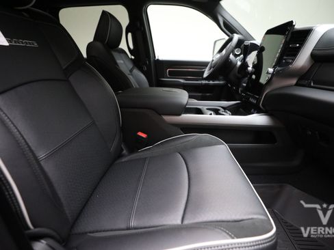 New 2026 RAM 2500 Laramie AWD/4WD image 11
