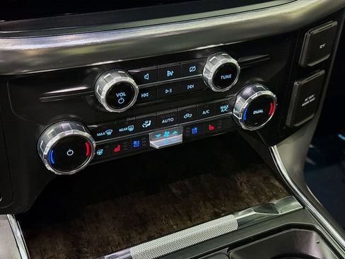 Used 2022 Ford F150 Lariat w/ Equipment Group 502A High AWD/4WD image 15