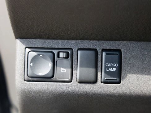 Used 2010 Suzuki Equator Sport RWD image 37