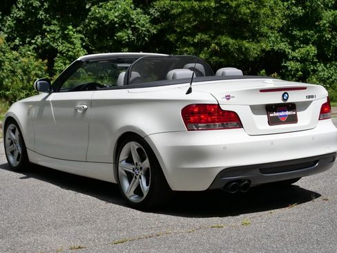 Used 2011 BMW 135i Convertible RWD image 7