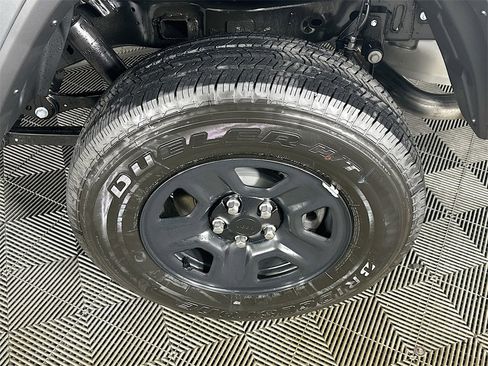 New 2025 Jeep Gladiator Sport image 16