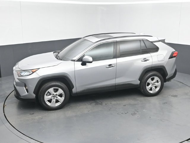 Used 2021 Toyota RAV4 XLE w/ Convenience Package FWD image 39