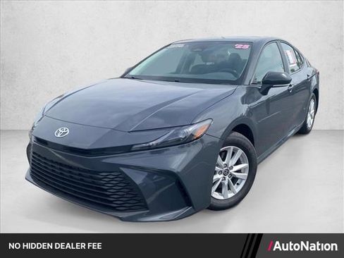 Used 2025 Toyota Camry LE FWD image 1