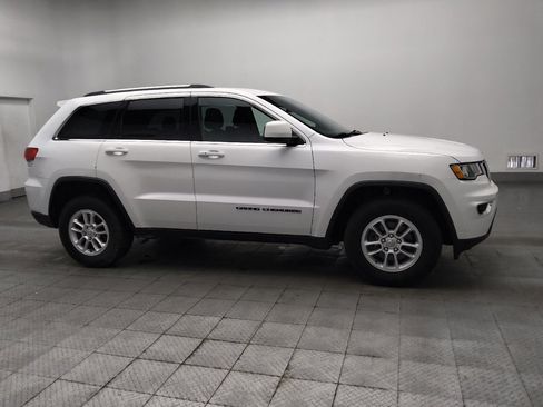 Used 2019 Jeep Grand Cherokee Laredo w/ Security & Convenience Group AWD/4WD image 11
