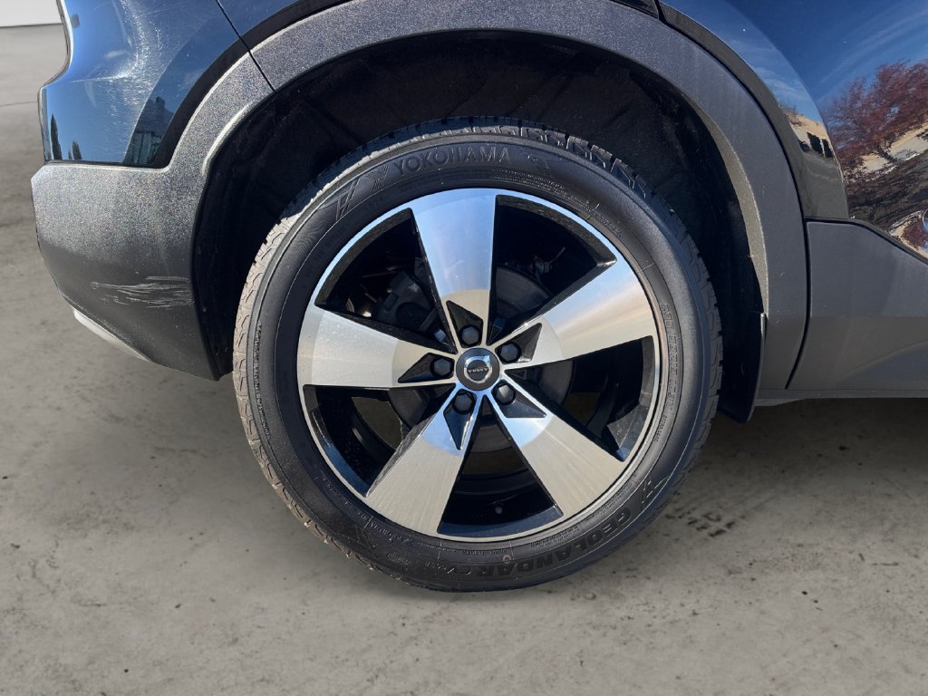 Used 2019 Volvo XC40 T5 Momentum AWD/4WD image 8