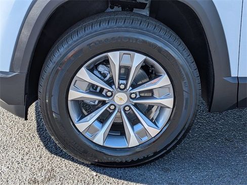 New 2026 Chevrolet Equinox LT w/ Convenience Package II image 10