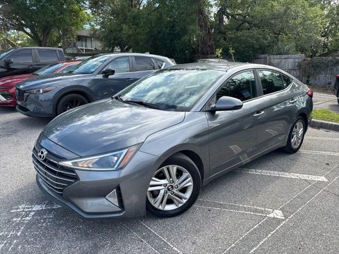 Used 2019 Hyundai Elantra SEL w/ Cargo Package FWD image 2