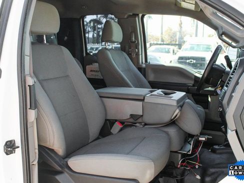 Used 2017 Ford F250 XL w/ Power Equipment Group image 40