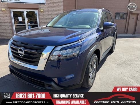 Used 2025 Nissan Pathfinder SV FWD image 5