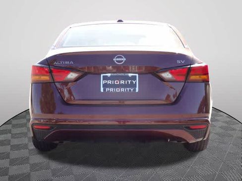 Used 2024 Nissan Altima 2.5 SV FWD image 3