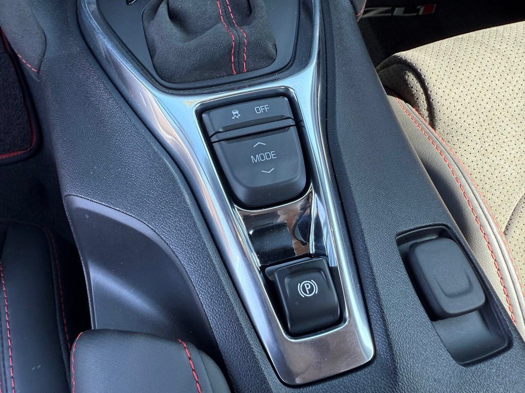 Used 2020 Chevrolet Camaro ZL1 RWD image 19