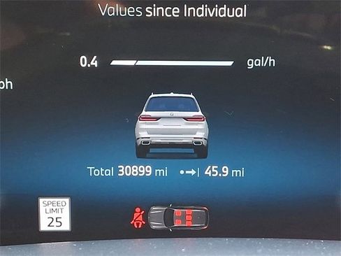 Used 2024 BMW X7 xDrive40i w/ Premium Package image 21