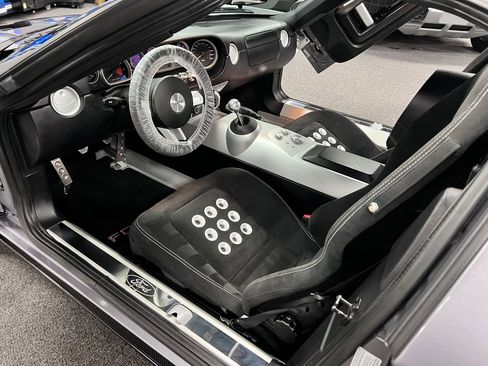 Used 2006 Ford GT RWD image 31