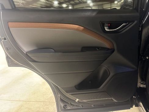 Used 2025 Subaru Forester Sport w/ Popular Package #2 image 11