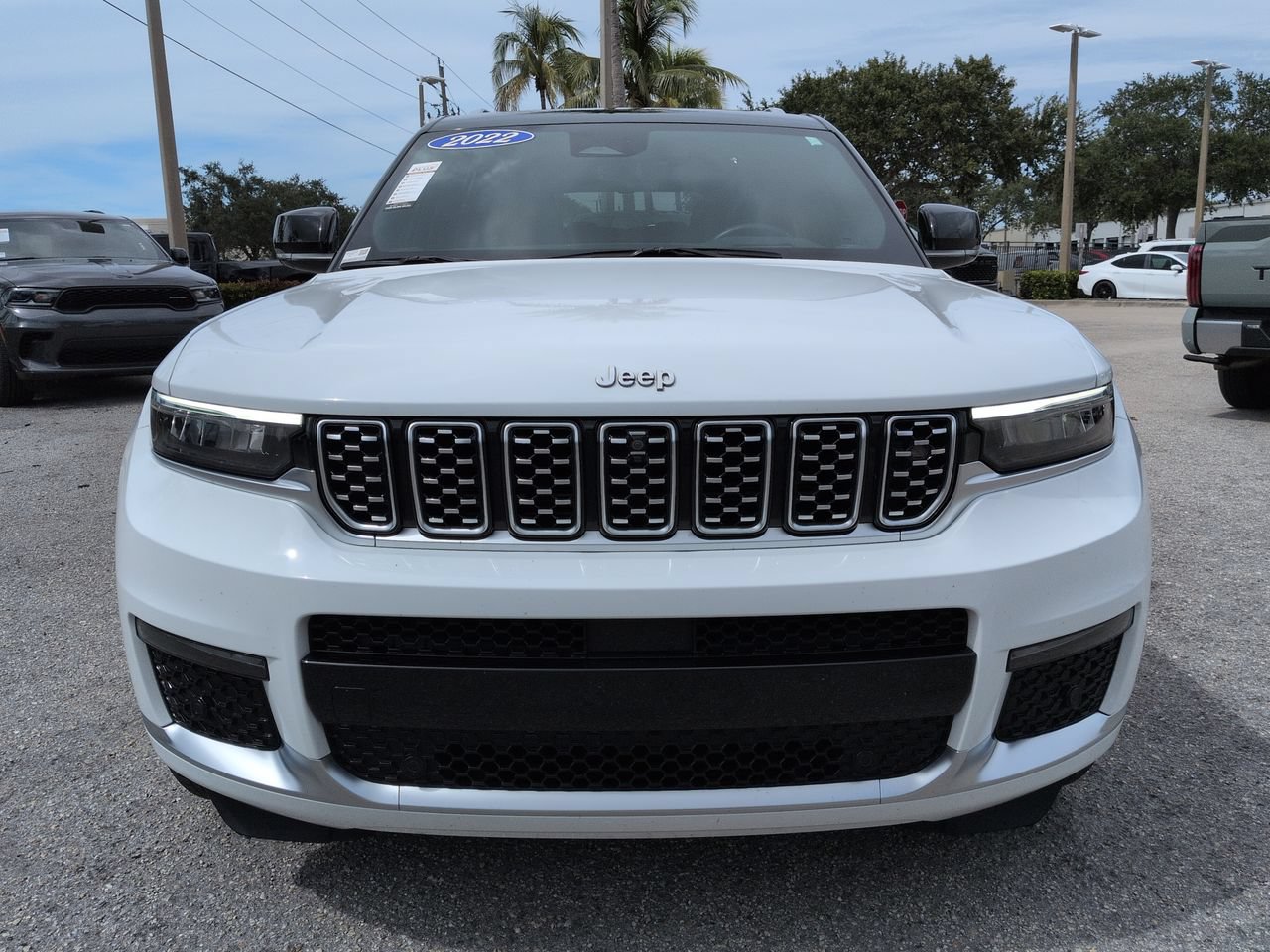 Used 2022 Jeep Grand Cherokee L Summit AWD/4WD image 3