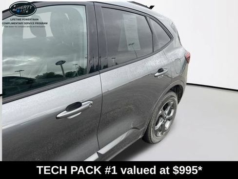 Used 2023 Ford Escape ST-Line w/ Tech Pack #1 AWD/4WD image 3