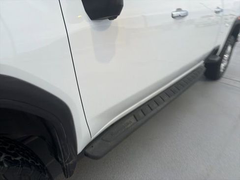 Used 2022 GMC Sierra 2500 SLT w/ SLT Preferred Package image 14