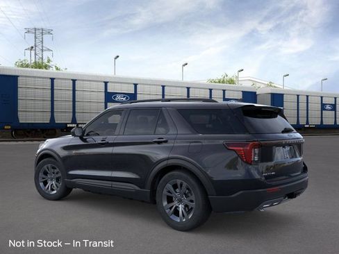 New 2026 Ford Explorer Active w/ Active Comfort Package AWD/4WD image 4