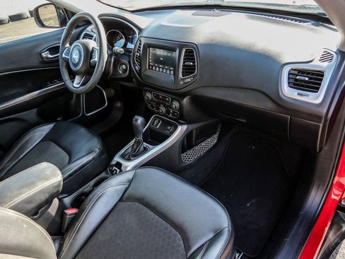 Used 2021 Jeep Compass Latitude FWD image 14