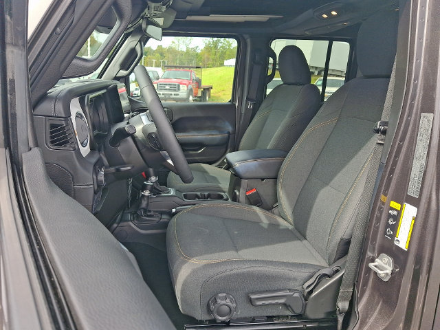 Used 2026 Jeep Wrangler Unlimited Sahara AWD/4WD image 13