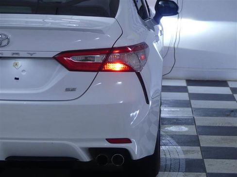 Used 2019 Toyota Camry SE FWD image 26