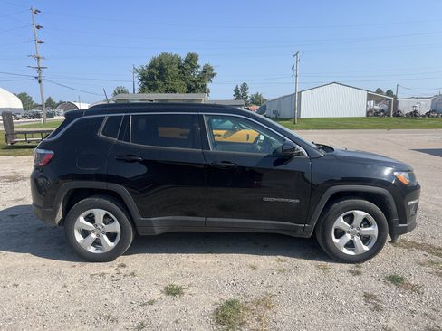 Used 2020 Jeep Compass Latitude w/ Popular Equipment Group AWD/4WD image 1