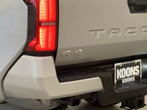 Used 2024 Toyota Tacoma SR5 AWD/4WD image 28
