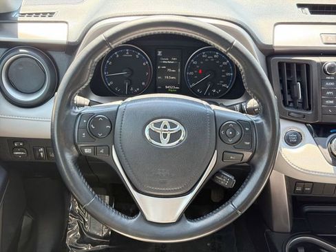 Used 2017 Toyota RAV4 XLE AWD/4WD image 13
