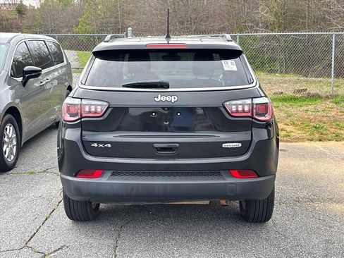 Used 2020 Jeep Compass Latitude w/ Cold Weather Group image 9