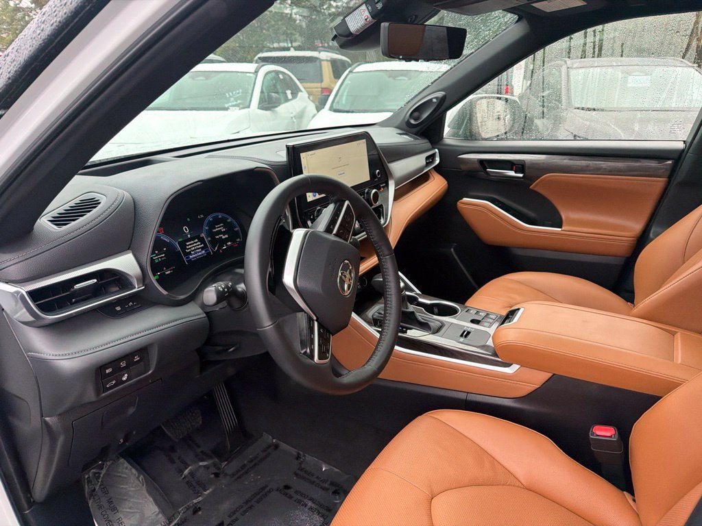 Used 2026 Toyota Highlander Platinum AWD/4WD image 23