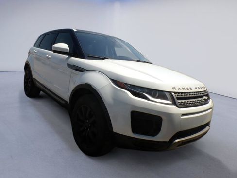 Used 2018 Land Rover Range Rover Evoque SE AWD/4WD image 3