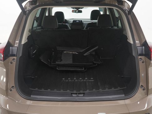 Used 2025 Nissan Rogue SV w/ Rock Creek Premium Package image 17