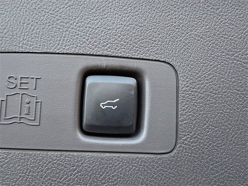 Certified 2022 Lincoln Corsair Reserve w/ Equipment Group 201A image 30