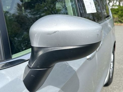 Used 2023 Chrysler Voyager LX FWD image 10