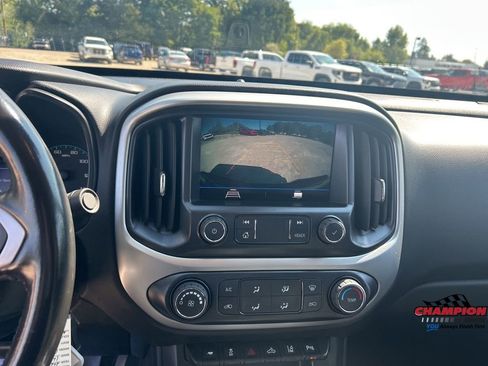 Used 2022 Chevrolet Colorado LT w/ Safety Package image 22