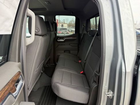 New 2026 GMC Sierra 1500 SLE w/ Preferred Package image 16