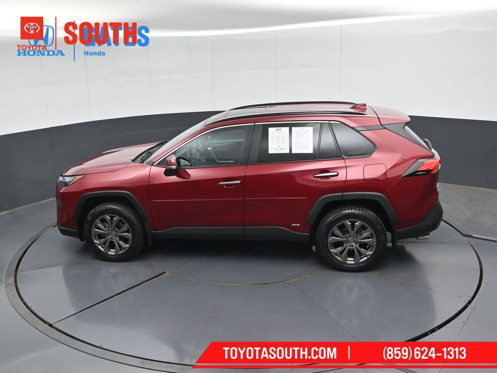Used 2022 Toyota RAV4 Limited AWD/4WD image 50