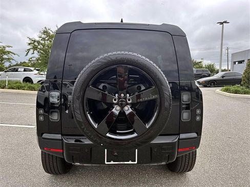New 2026 Land Rover Defender 110 S image 5